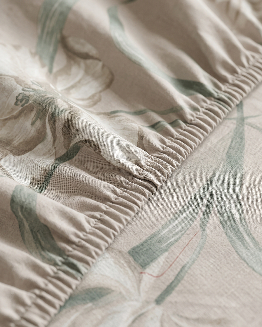 Wattle Bloom Cotton Bedding Set – Fitted Sheet + 2 Pillow Covers