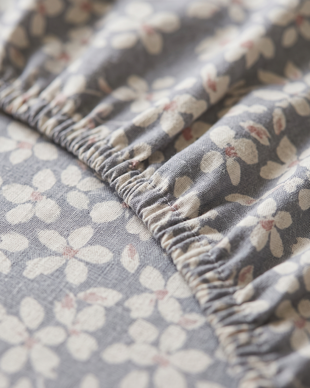 Misty Fleur Cotton Bedding Set – Fitted Sheet + 2 Pillow Covers