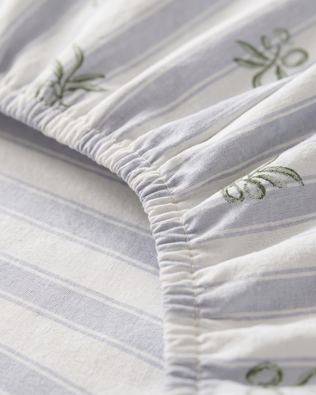 Periwinkle Ribbon Cotton Bedding Set – Fitted Sheet + 2 Pillow Covers