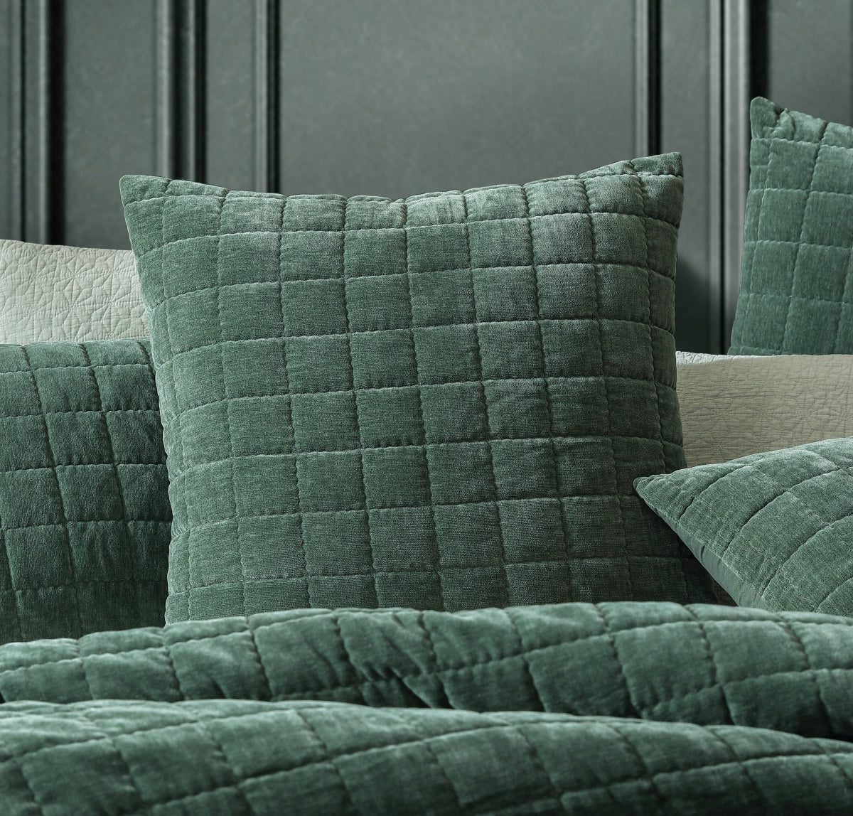 Platinum Apollo Cilantro Quilt Cover Set