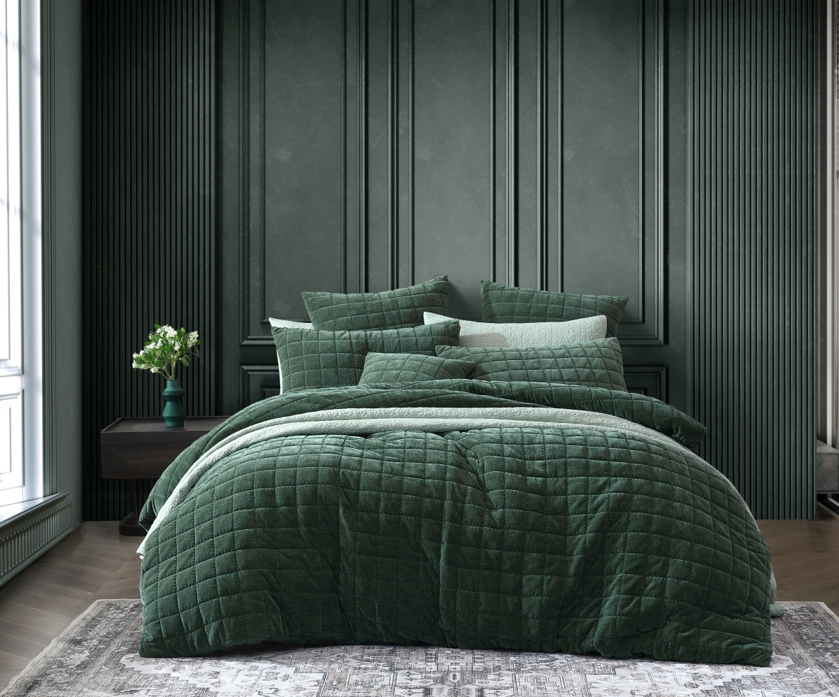 Platinum Apollo Cilantro Quilt Cover Set