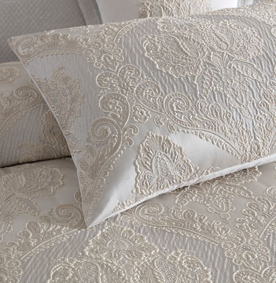 Davinci Emerson Ivory Quilt Cover Set
