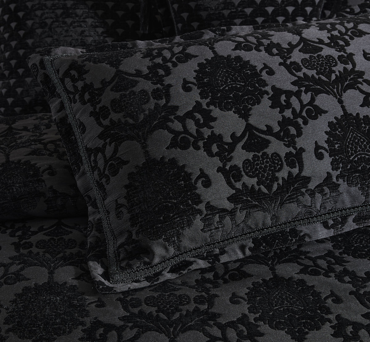 Davinci Imperial Black Quilt Cover Set